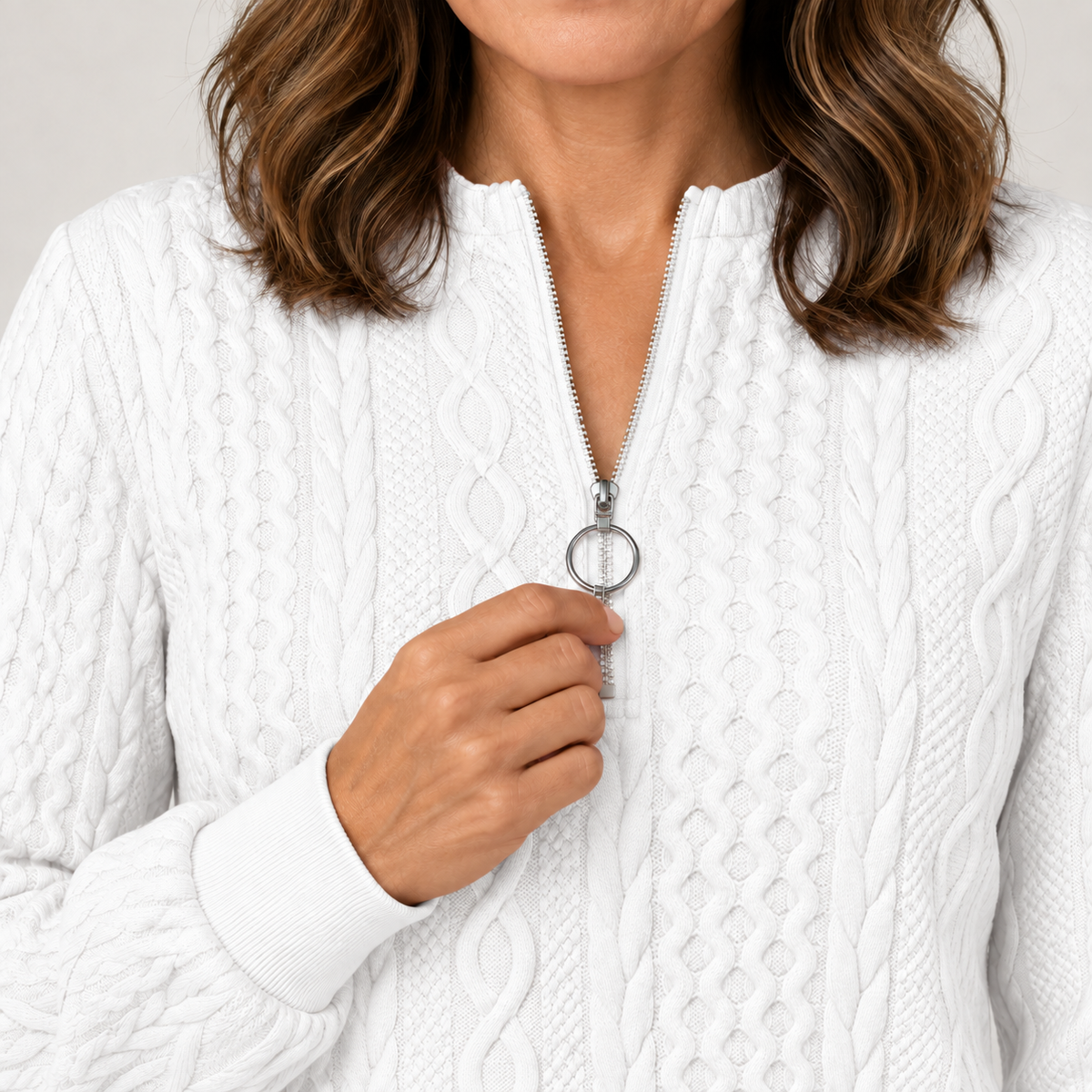 codex-lot9::light-zip-front-white::04-detail