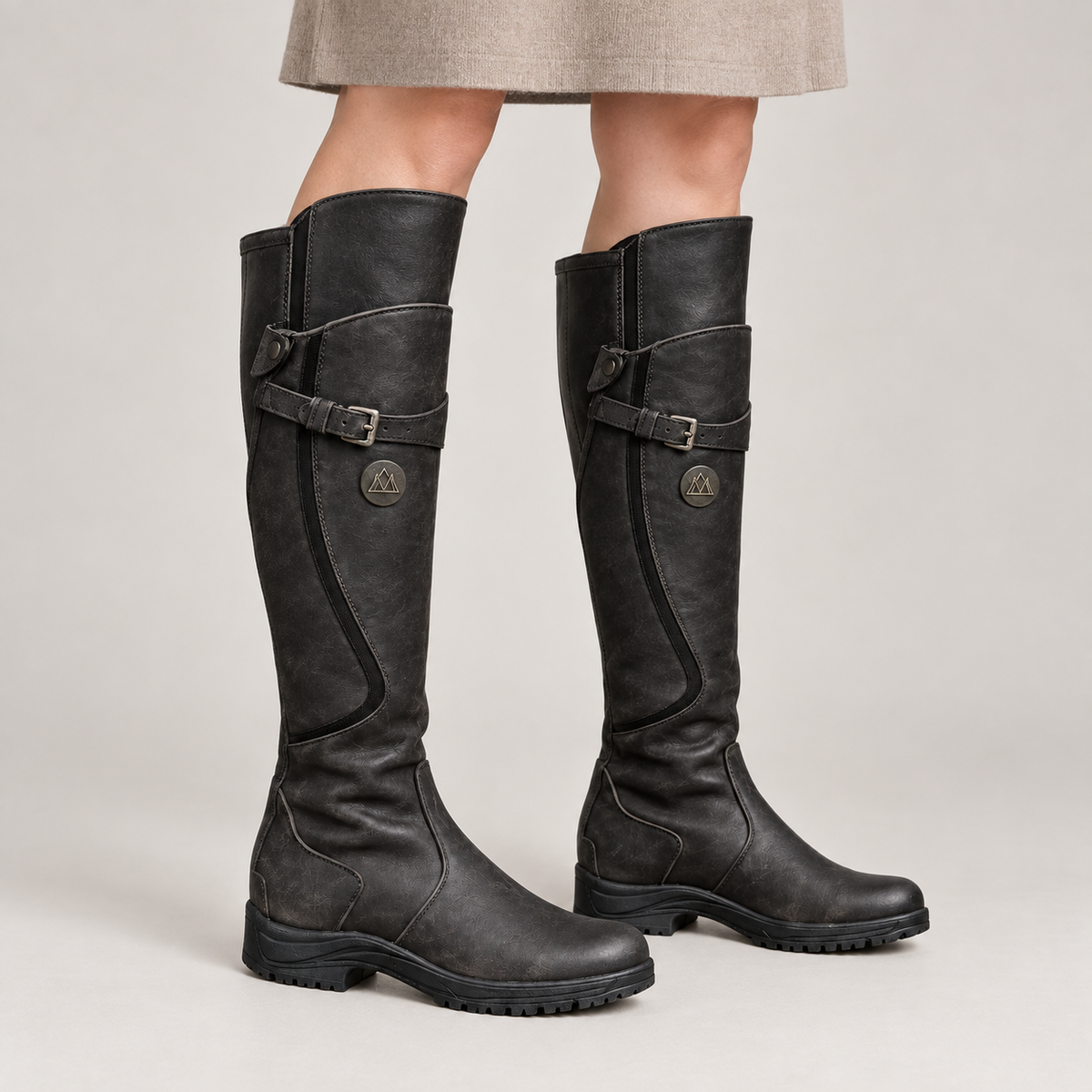 codex-shoes-lot1::Black::04-model