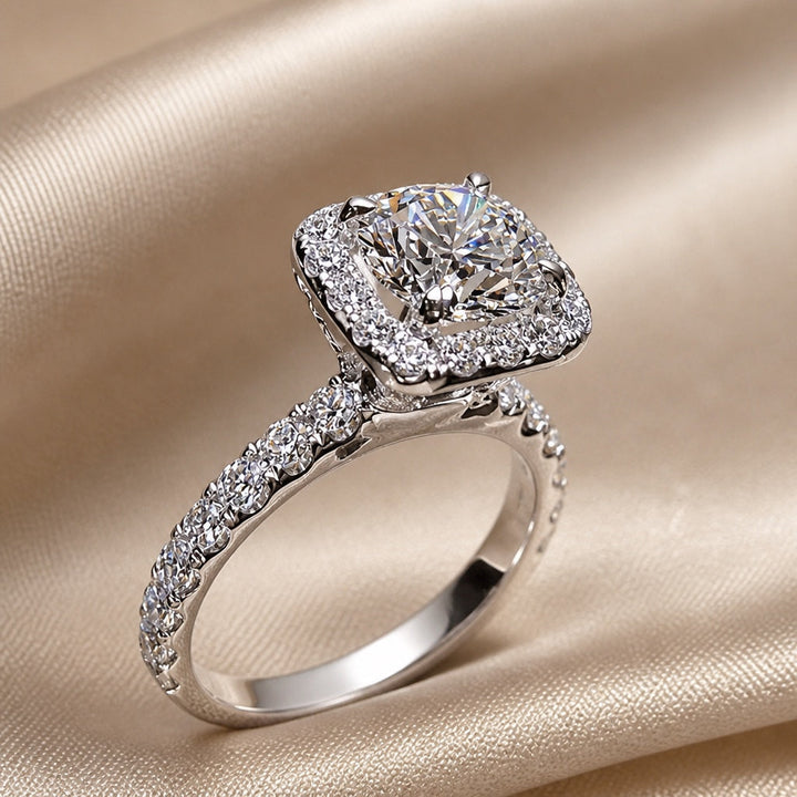 White Gold Charming Inlaid Zirconia Ring