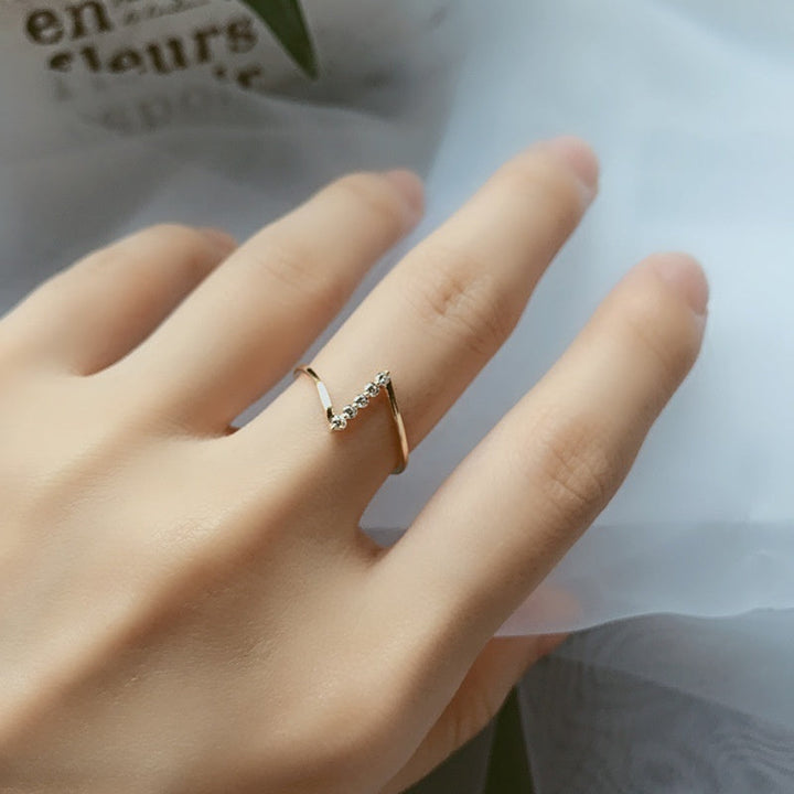 White Gold Dainty Z-Shaped Zirconia Ring