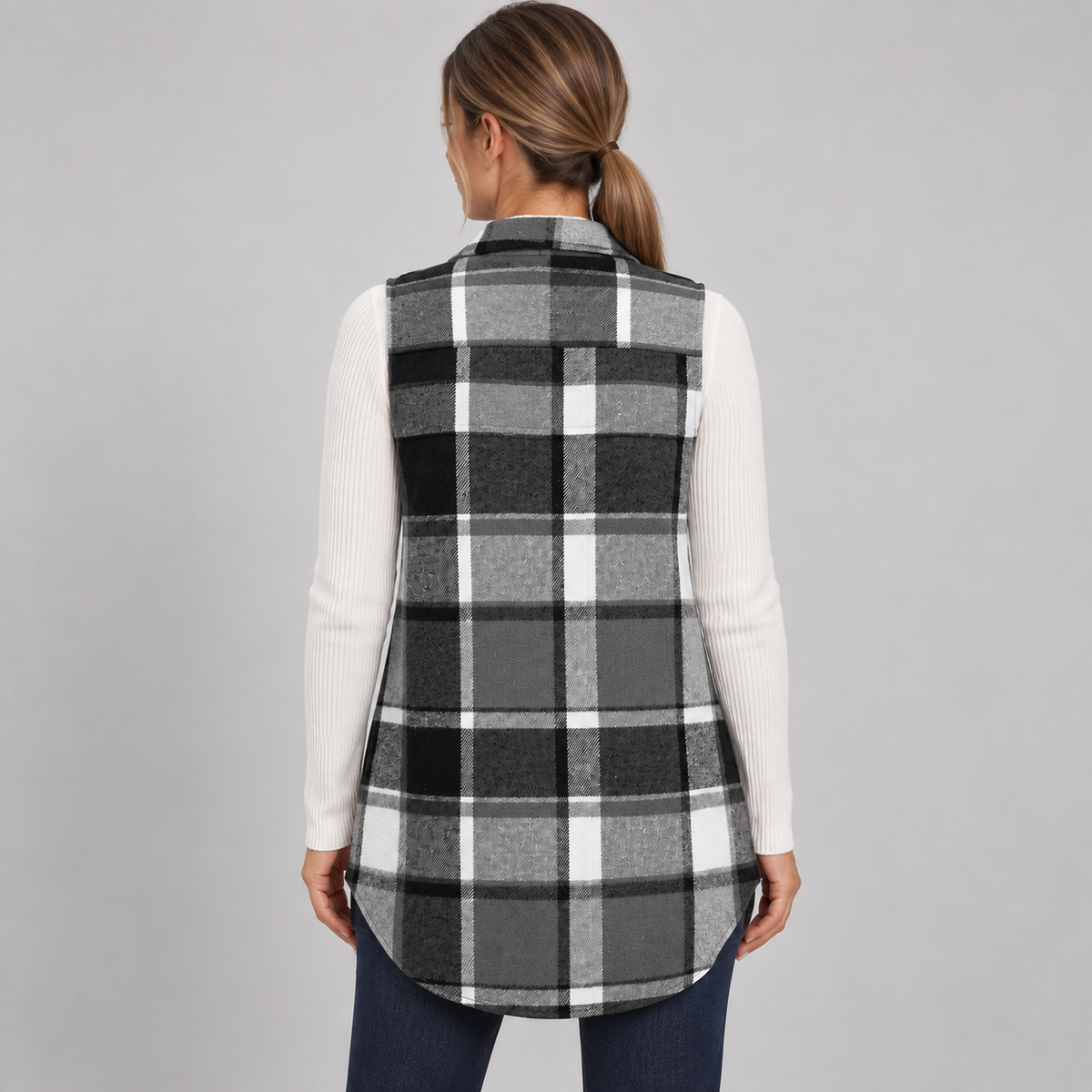 DELILA-Black-03-back