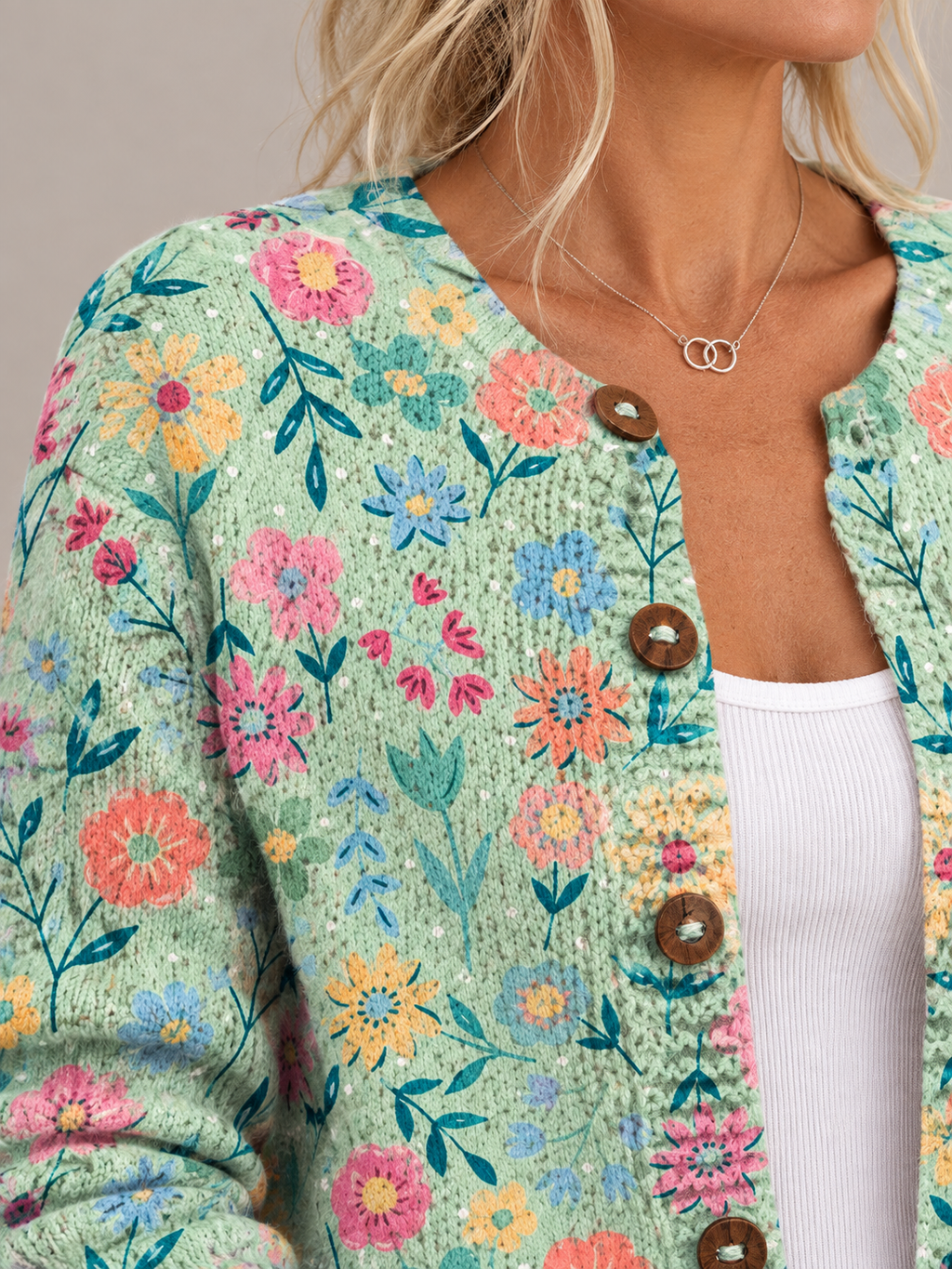 Summer Field Floral Pattern Print | Buttoned Cardigan Sweater — Multicolour — detalhe