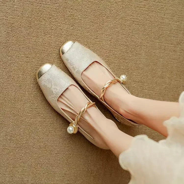 Mestelle | Pearl Strap Vintage Mary Jane Heels