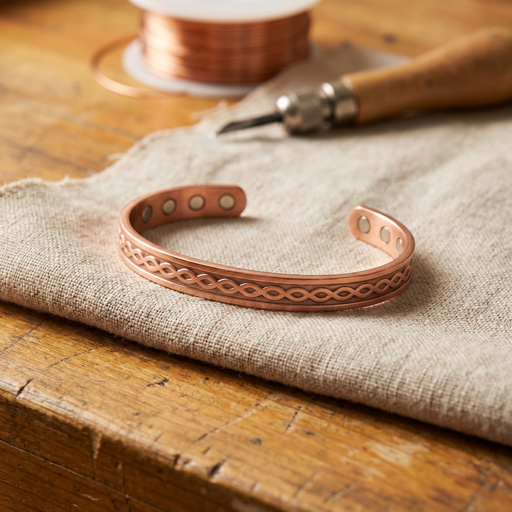Zelda | Infinity-Pattern Magnetic Copper Cuff Bracelet
