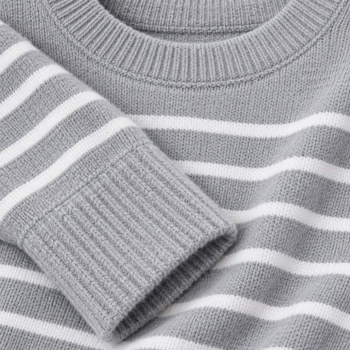 grey-white-stripe - detail